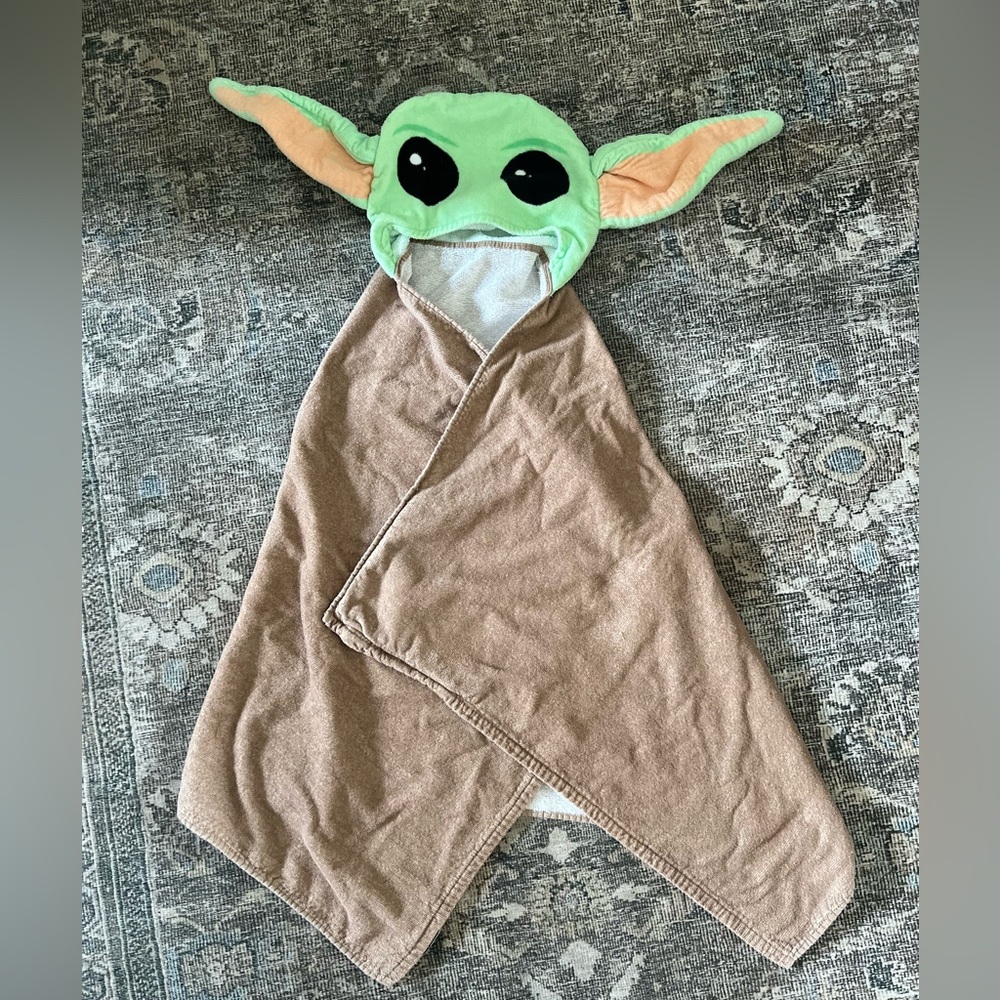 Grogu the Child Hooded Bath Towel